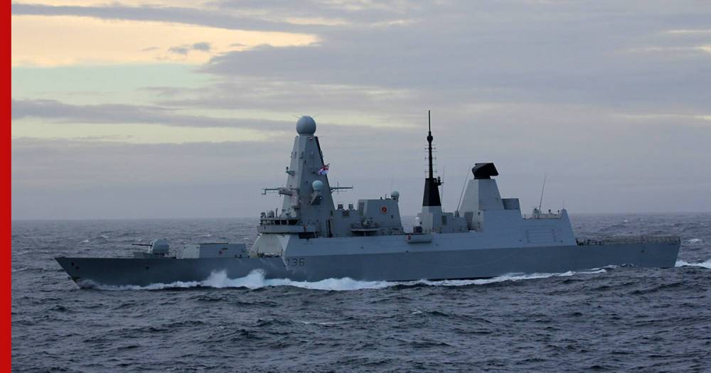 Инцидент с британским эсминцем Defender вызвал спор дипломатов