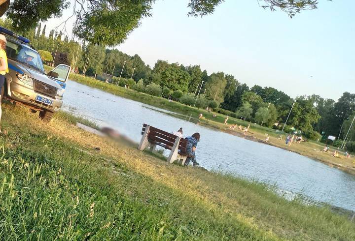 Мужчина утонул в пруду в Полюстровском парке