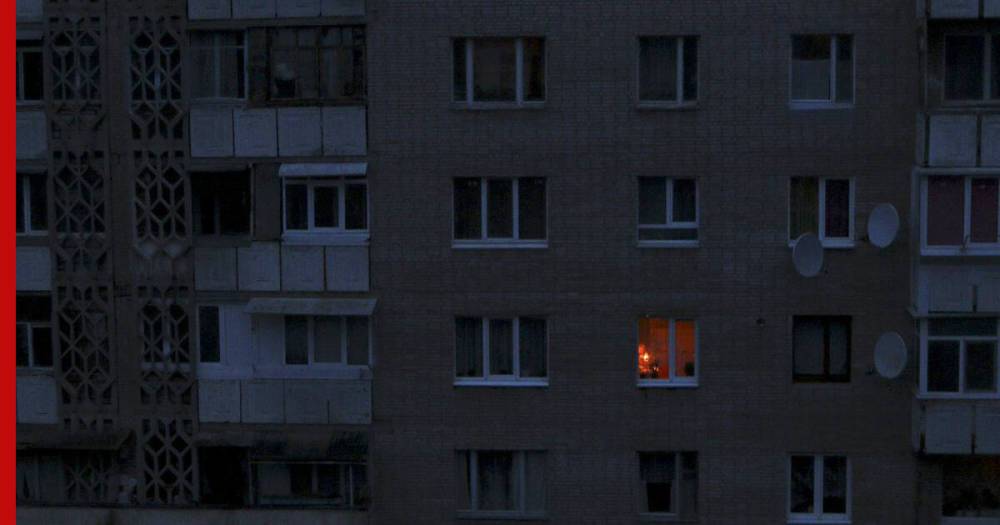В Петербурге 265 жилых домов остаются без света из-за пожара на ТЭЦ