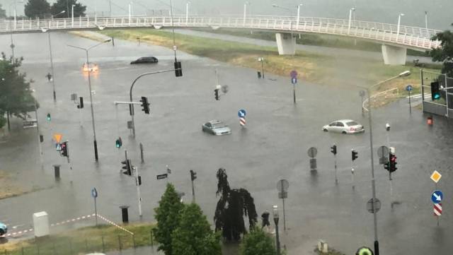 В сети появились фото последствий урагана в Польше (ФОТО)