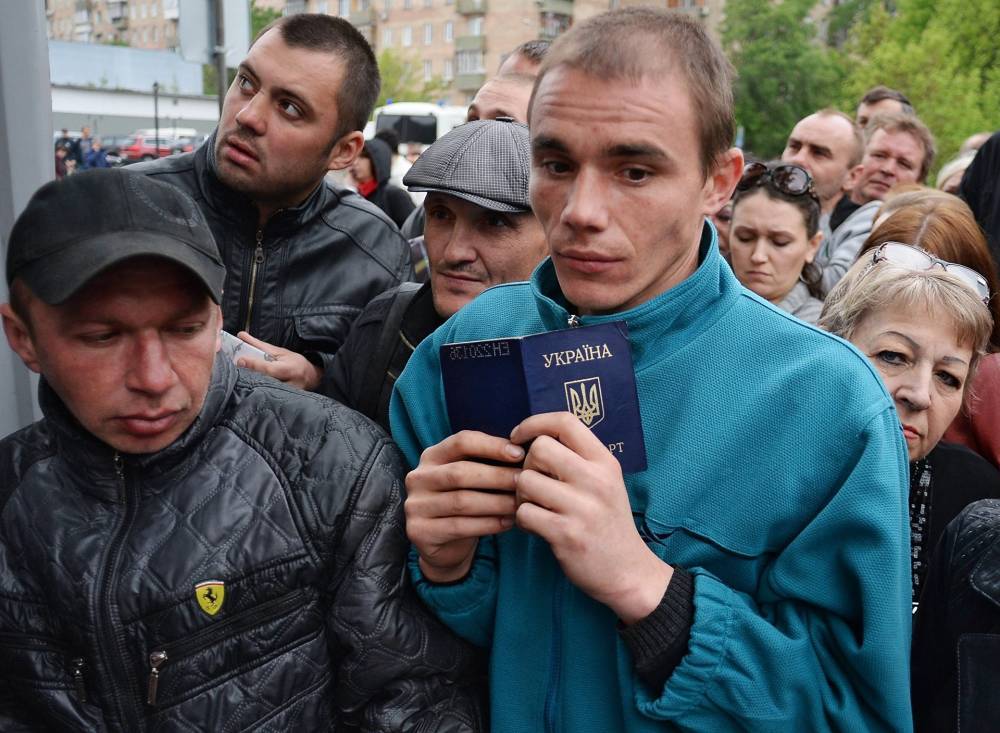 Работающих в РФ украинцев объявили потенциальными «агентами...