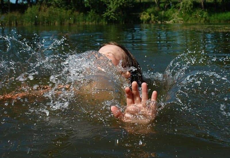 В Смоленской области в реке утонула 14-летняя девочка