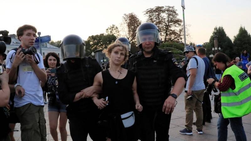 Участница Pussy Riot Мария Алёхина арестована на 15 суток