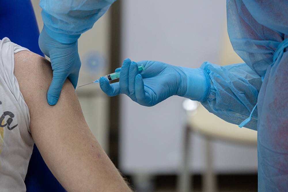 Власти Челябинской области отчитались о рекордном числе вакцинированных от COVID-19