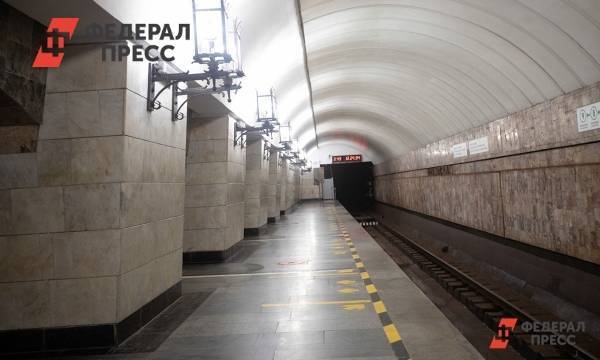 Петербурженка скончалась после падения на пути метрополитена