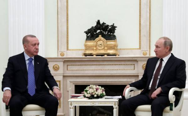 Эрдоган выразил Путину поддержку в усилиях по реализации договорëнностей по Карабаху