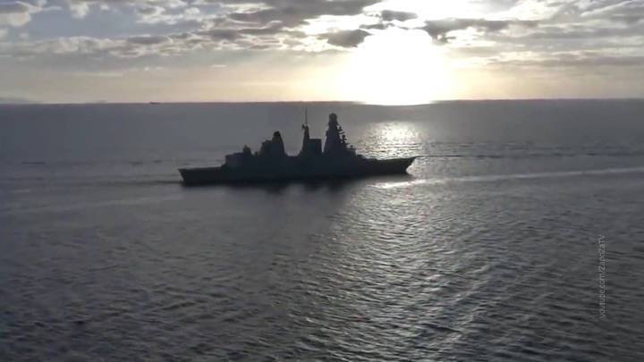 Британский эсминец нарушил границу России: видео ФСБ