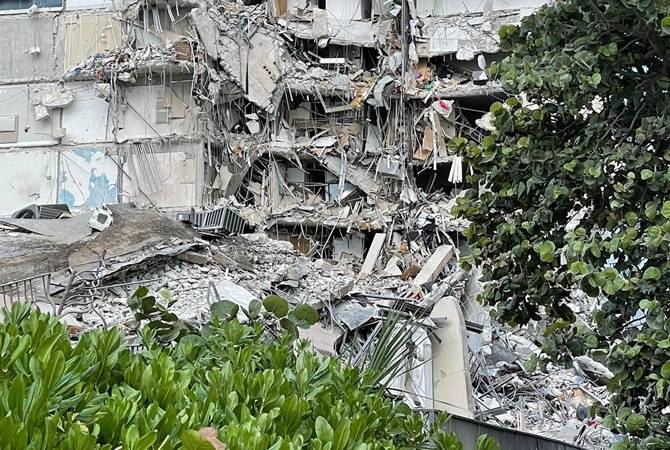 Во Флориде из-за обрушившегося здания объявлен режим ЧС