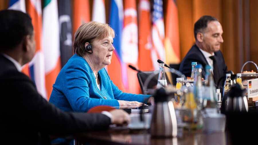 Меркель заявила об отсутствии консенсуса между странами ЕС по саммиту с Россией