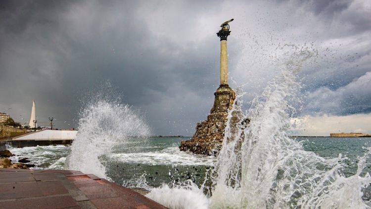 Шквалистый ветер ожидается в Крыму в пятницу