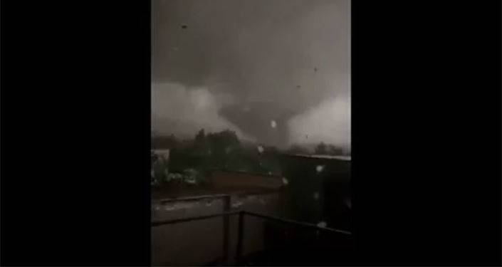 Над юго-востоком Чехии пронесся торнадо, есть погибшие и раненые – видео