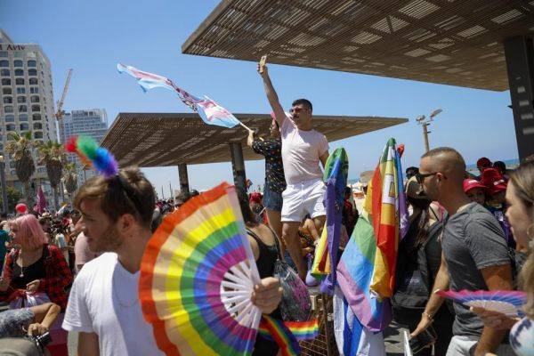 «Индийский» штамм ЛГБТ не помеха: Тель-Авив окунулся в «парад гордости»