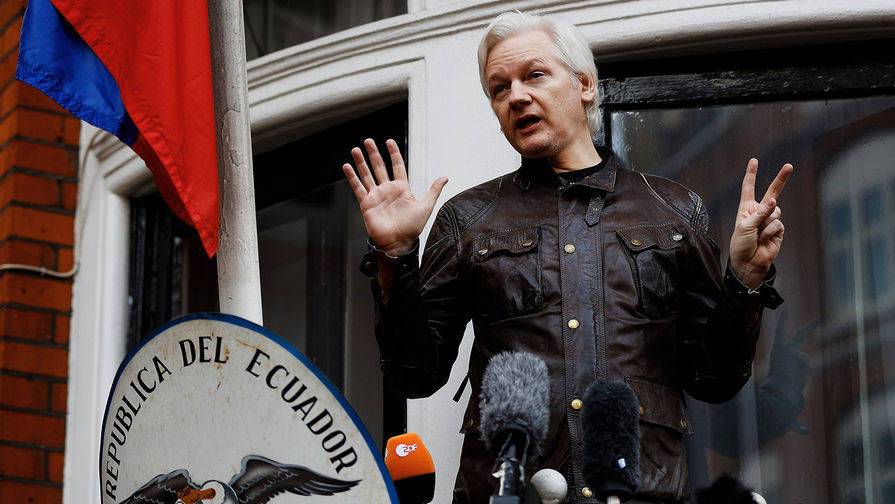 Невеста Ассанжа призвала Байдена освободить основателя WikiLeaks