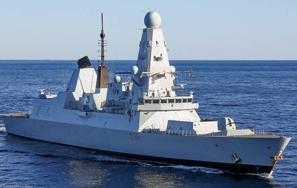 Что стоит за маневров британского эсминца у Крыма