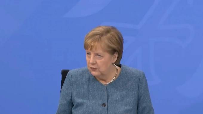 Меркель рассказала, почему предложила лидерам ЕС встретиться с Путиным