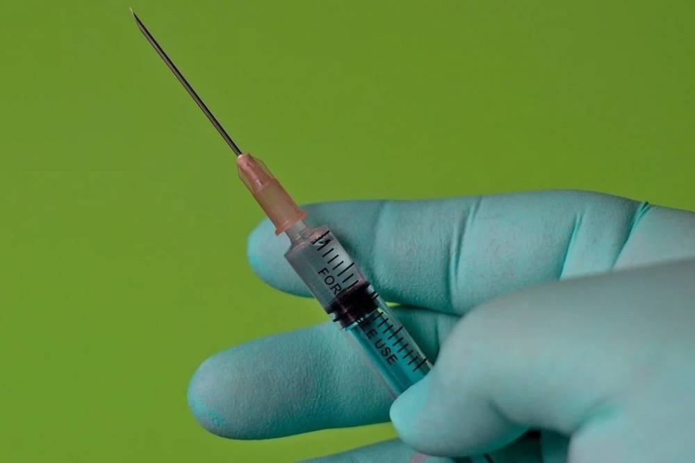 В Волгоградской области объяснили бесконтактное вакцинирование губернатора