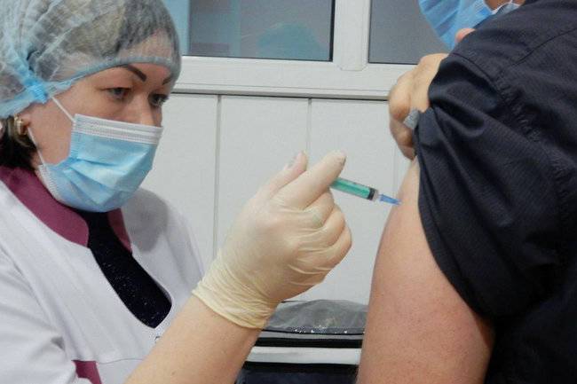 Эксперт раскрыл замысел РСПП и ФНПР в поддержке обязательной вакцинации