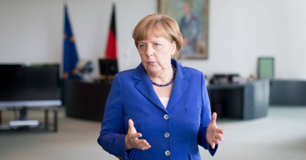 Меркель сожалеет, что ЕС не поддержал приглашение Путина на саммит