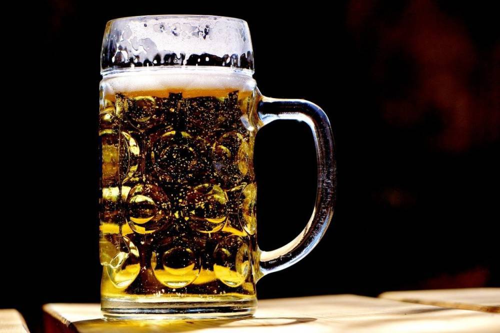 Россиян предупредили об опасности употребления пива в жару