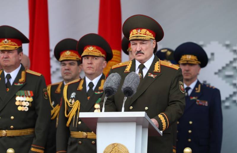 «Мы готовились к этому»: Лукашенко заявил о готовности ввести военное положение
