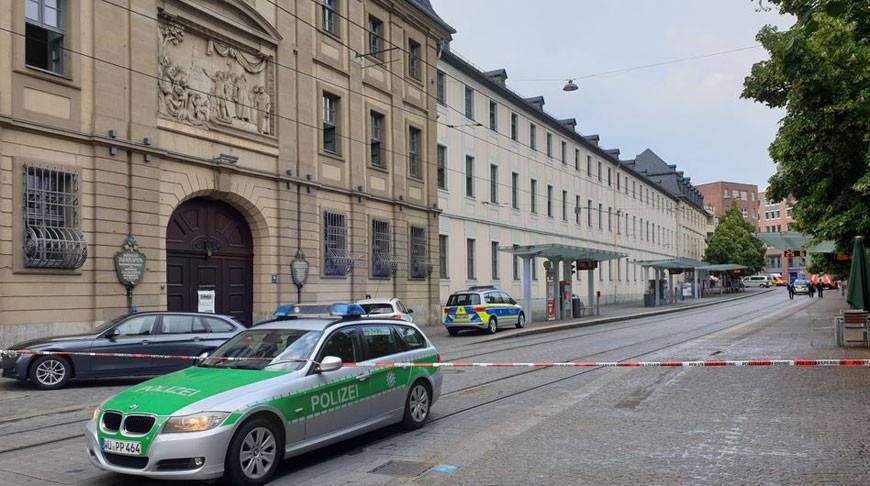 В немецком Вюрцбурге неизвестный напал с ножом на людей