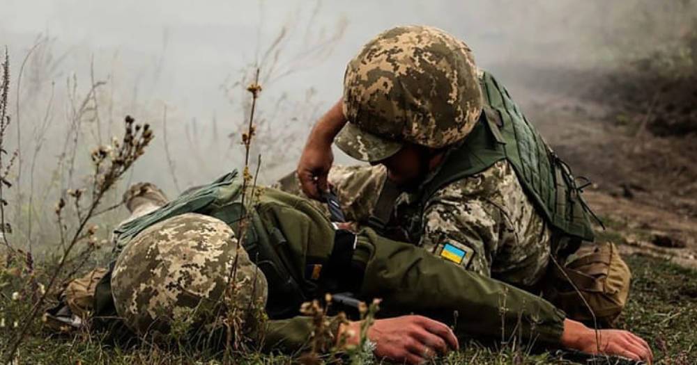 На Донбассе от обстрела погиб украинский военный