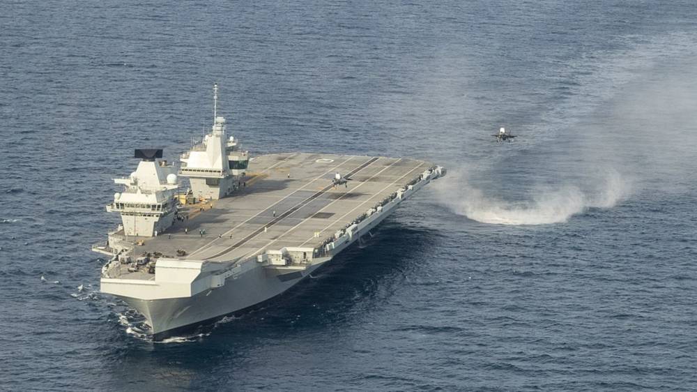 Корабли ВМФ РФ проведут стрельбы рядом с британской авианосной группировкой
