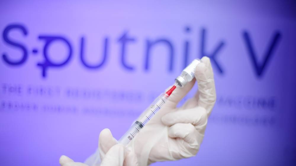 Петербург получил самую крупную партию вакцины от коронавируса "Спутник V"