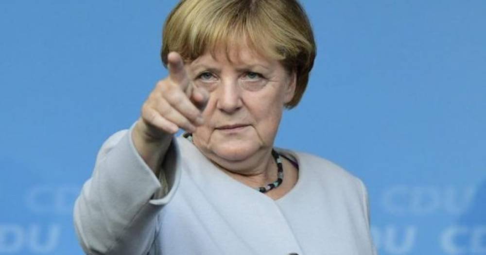 Меркель считает, что ЕС имеет "серьезную проблему" с Венгрией