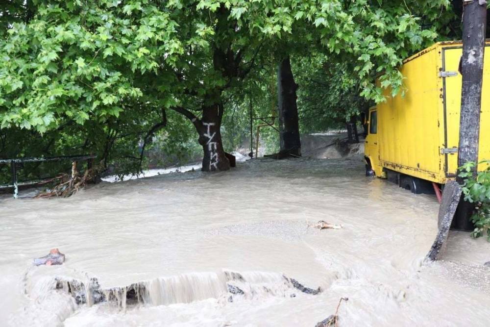 Второй потоп в Ялте: выпала половина месячной нормы осадков