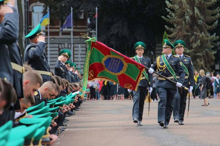 Госпогранслужба Украины пополнилась молодыми офицерами (ФОТО)