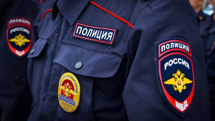 Вооруженный водитель, выдававший себя за полицейского, задержан в Москве