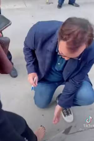 Поклонница Тарантино выставила на аукцион подпись кумира на своей ноге