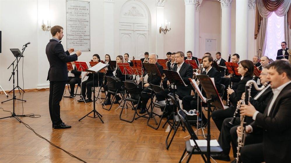 «На сопках Маньчжурии» объединяет. Ульяновский духовой оркестр «Держава» участвует в фестивале духовой музыки