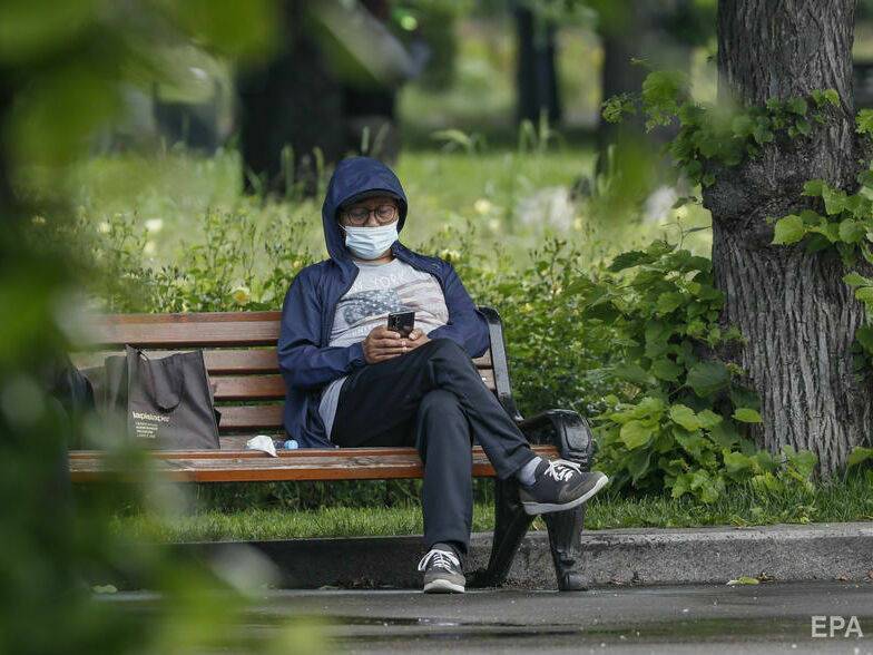 ВОЗ призывает носить маски даже вакцинированных людей из-за распространения штамма коронавируса "Дельта"
