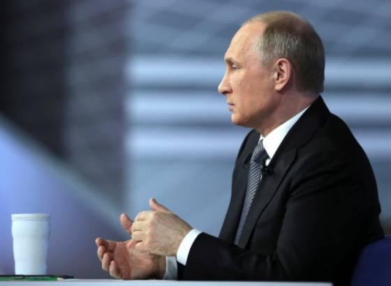 Путин поручил правительству создать систему поддержки новых инвестиционных проектjd