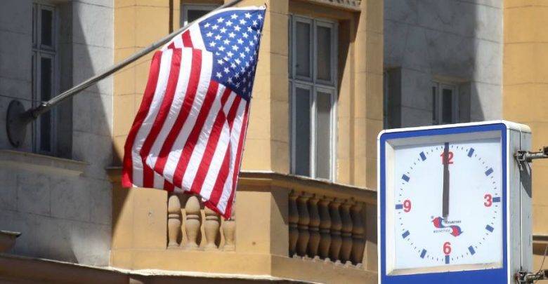 Посольство США в РФ ограничит предоставление консульских услуг с 1 августа