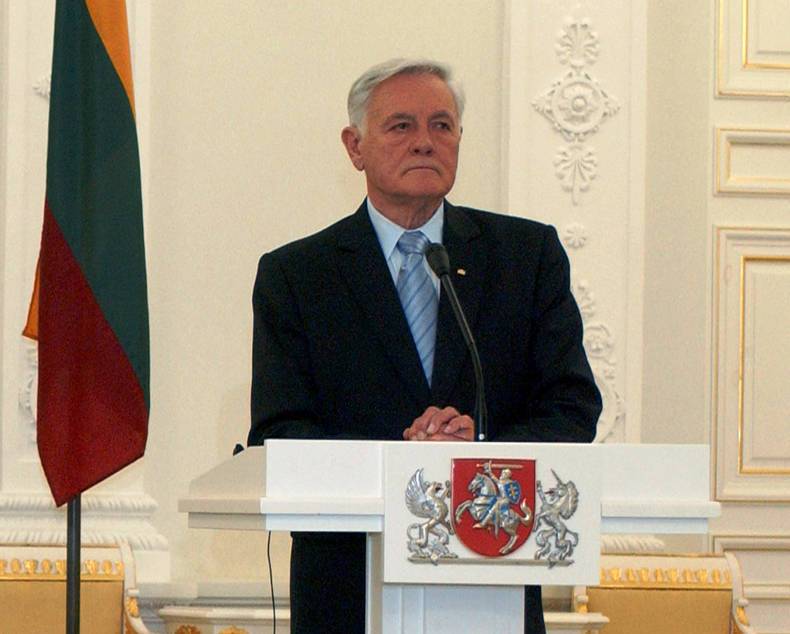 В Генпрокуратуре Беларуси назвали экс-президента Литвы Адамкуса помощником Минского мясника