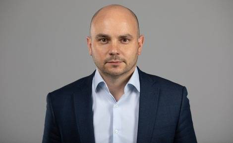 Арестованный политик Андрей Пивоваров призвал основателя партии «Яблоко» выдвинуть его выборы в Госдуму