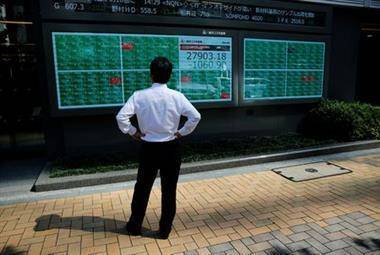 Nikkei завершил торги без изменений, инвесторы ждут данных трудового рынка США