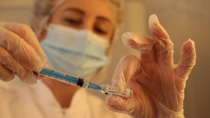 Мурашко сообщил, что 23 миллиона россиян вакцинировались от коронавируса