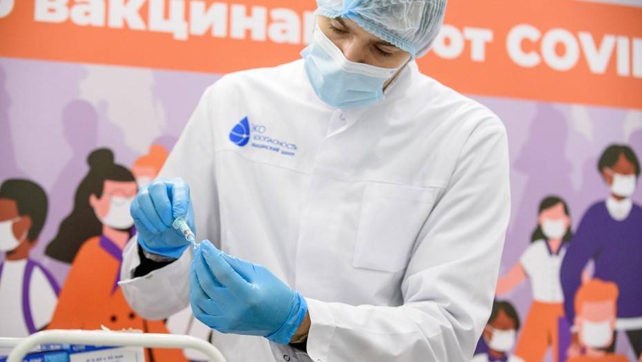 Псковская область объявила обязательную вакцинацию для ряда отраслей