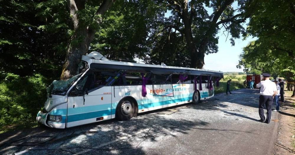 ДТП с пассажирским автобусом под Янтарным — фоторепортаж