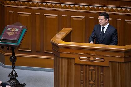 Украинская оппозиция обвинила Зеленского в узурпации власти