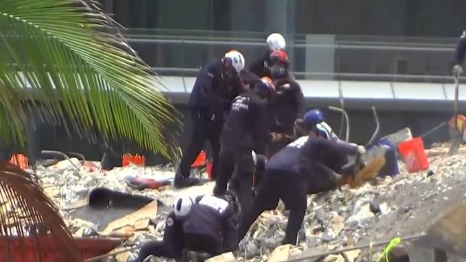 Число погибших при обрушении здания во Флориде достигло 10 человек