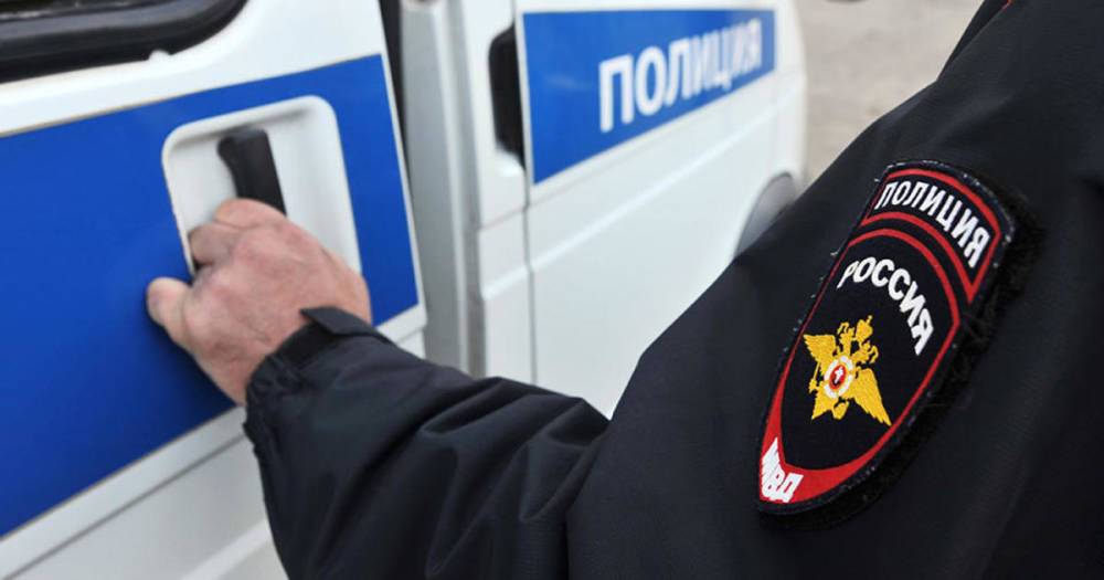 Зарезанного мужчину обнаружили у букмекерской конторы в Москве