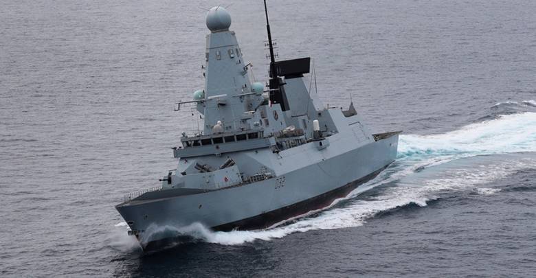 Минобороны Британии признало ошибкой потерю секретных документов об эсминце Defender