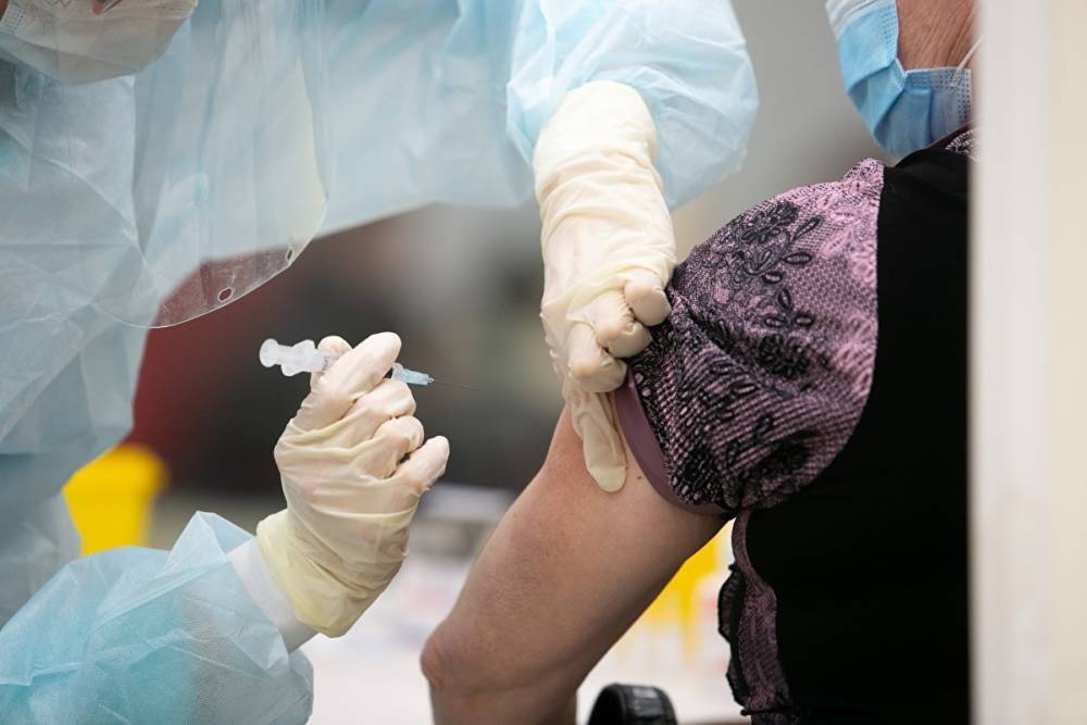 В сети появились посты о выплатах за смерть после прививки. Они действуют только в Москве