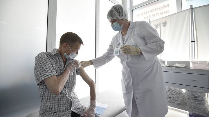 В Кремле прокомментировали темпы вакцинации от коронавируса в России