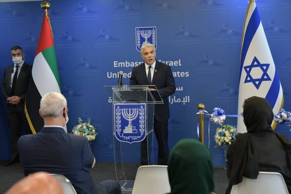 Глава МИД Лапид открыл посольство Израиля в Абу-Даби и отдал дань Биньямину Нетаниягу